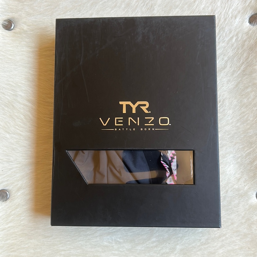 Swimming tech suit from Venzo Size 20 Steel Pink